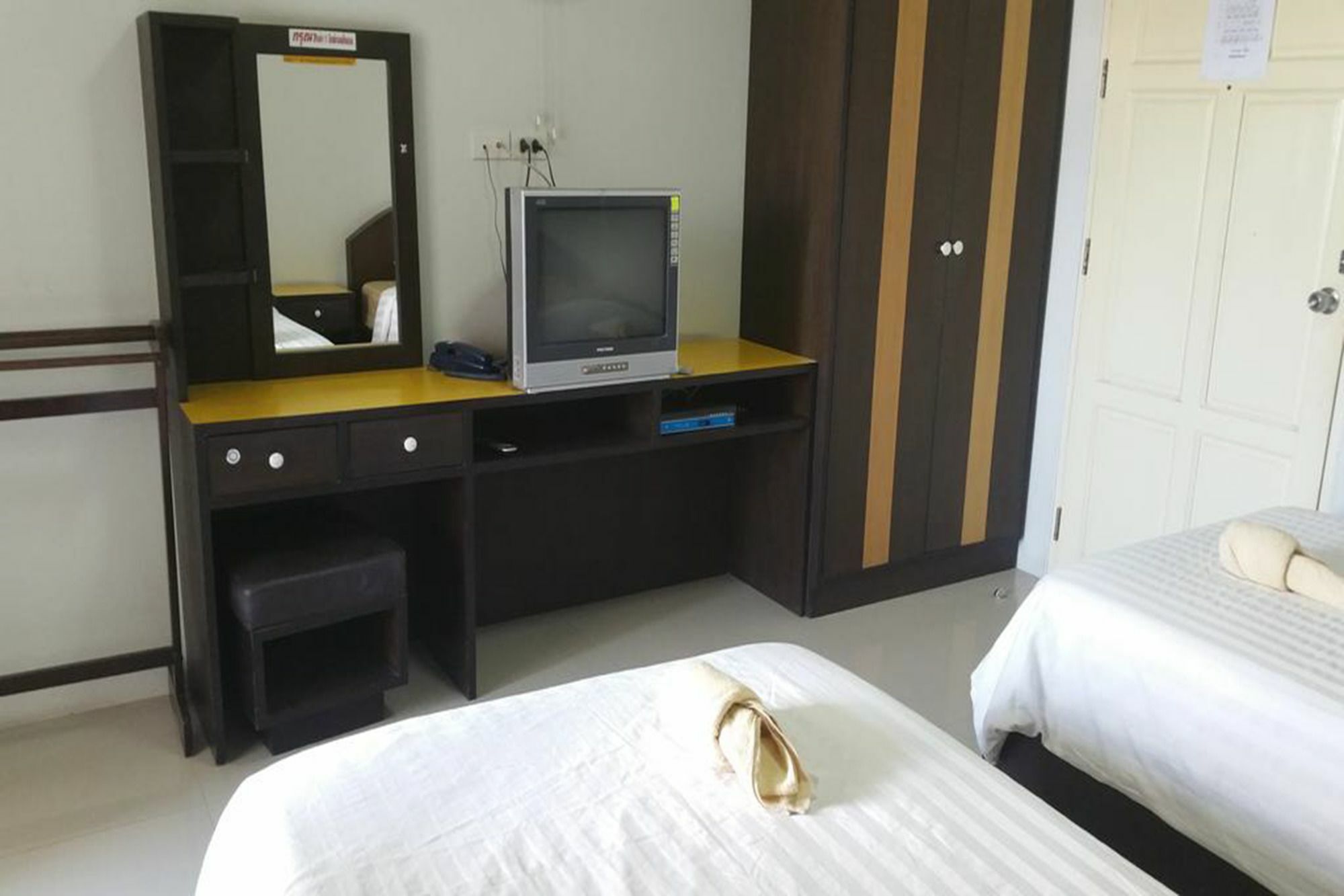 Charoen Apartment Hotel Trang Extérieur photo